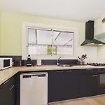 Casa de Férias Maison Familiale Pour 6, Veranda Et Jardin *