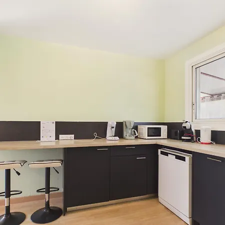 Дом отдыха Maison Familiale Pour 6, Veranda Et Jardin Шато-д'Олон