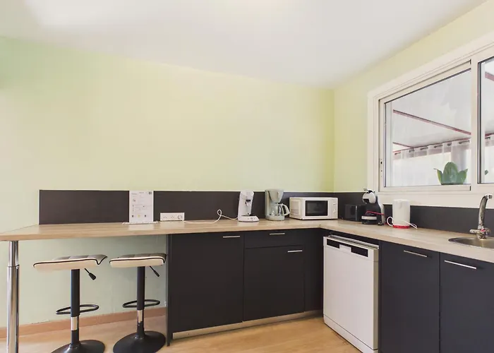 Дом отдыха Maison Familiale Pour 6, Veranda Et Jardin Шато-д'Олон