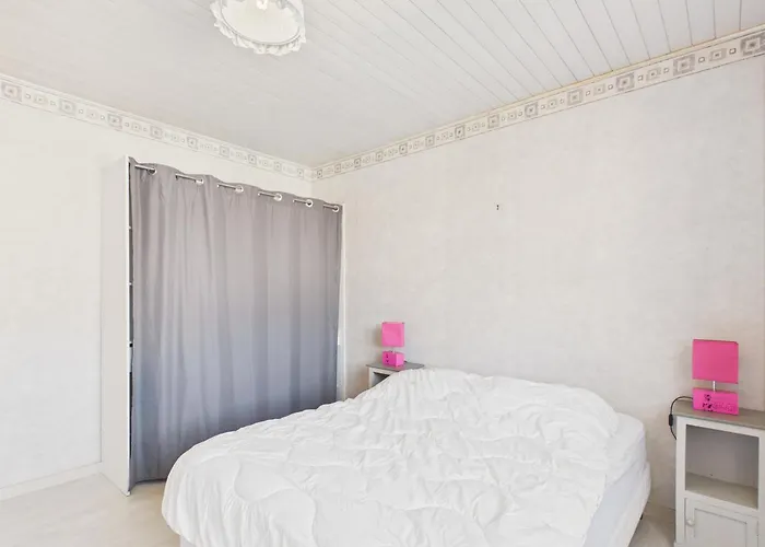 Дом отдыха Maison Familiale Pour 6, Veranda Et Jardin Шато-д'Олон