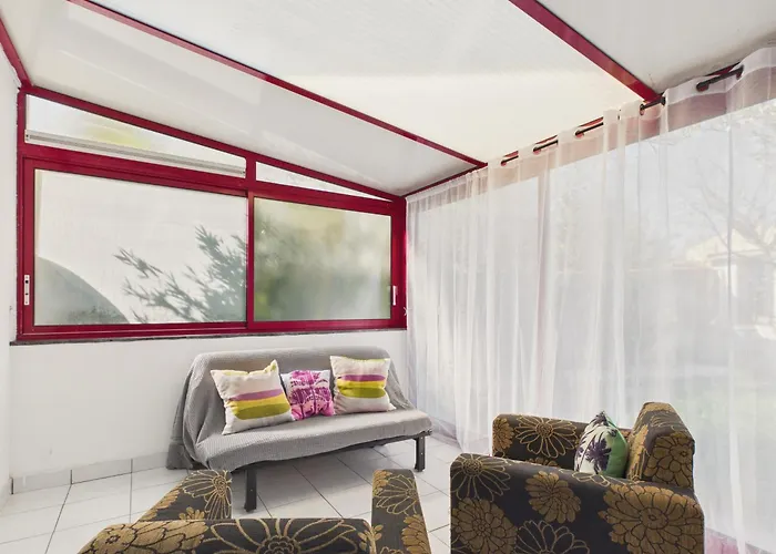 Дом отдыха Maison Familiale Pour 6, Veranda Et Jardin