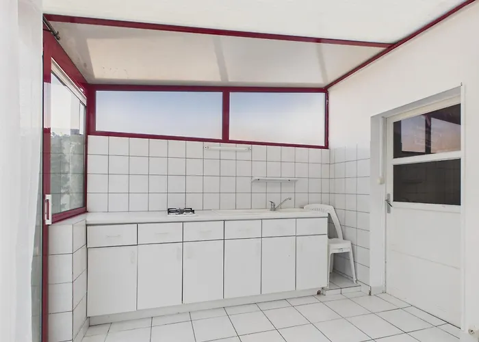 Дом отдыха Maison Familiale Pour 6, Veranda Et Jardin Шато-д'Олон